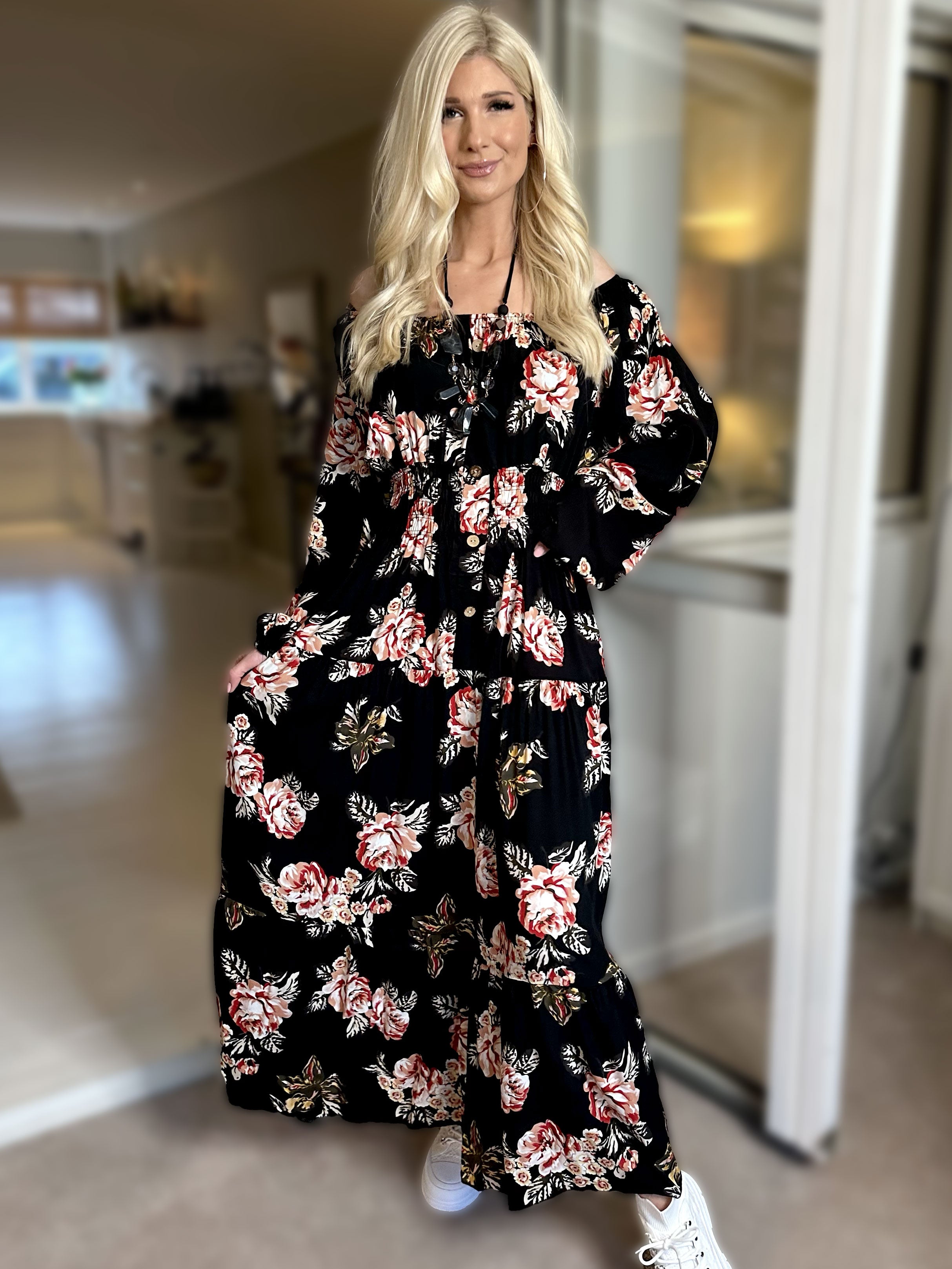 Alessandra - Sød lang kjole med blomster og elastik